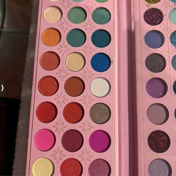 Eyeshadow Palette - Picture 4 of 7